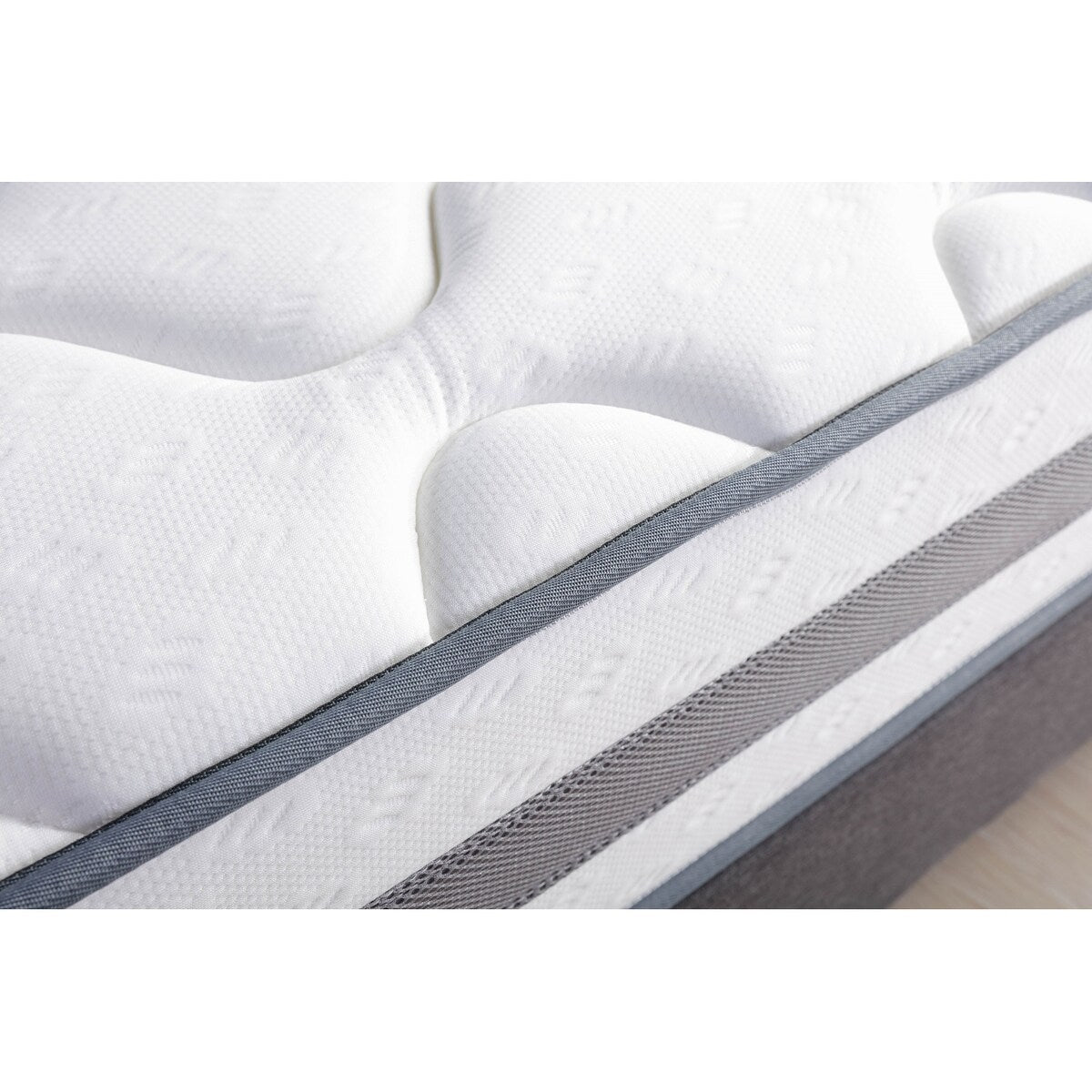 Materasso a molle insacchettate in memory foam con 10 molle insacchettate in gel con parte superiore stretta