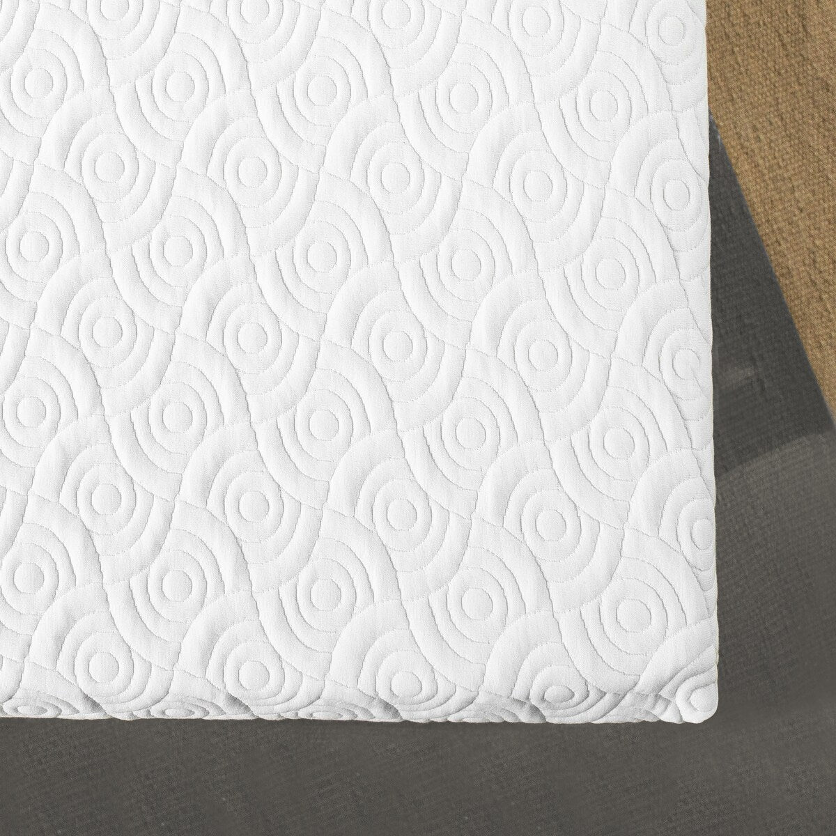 Materasso in memory foam Signature Gel da 11 pollici con infusione di gel rinfrescante