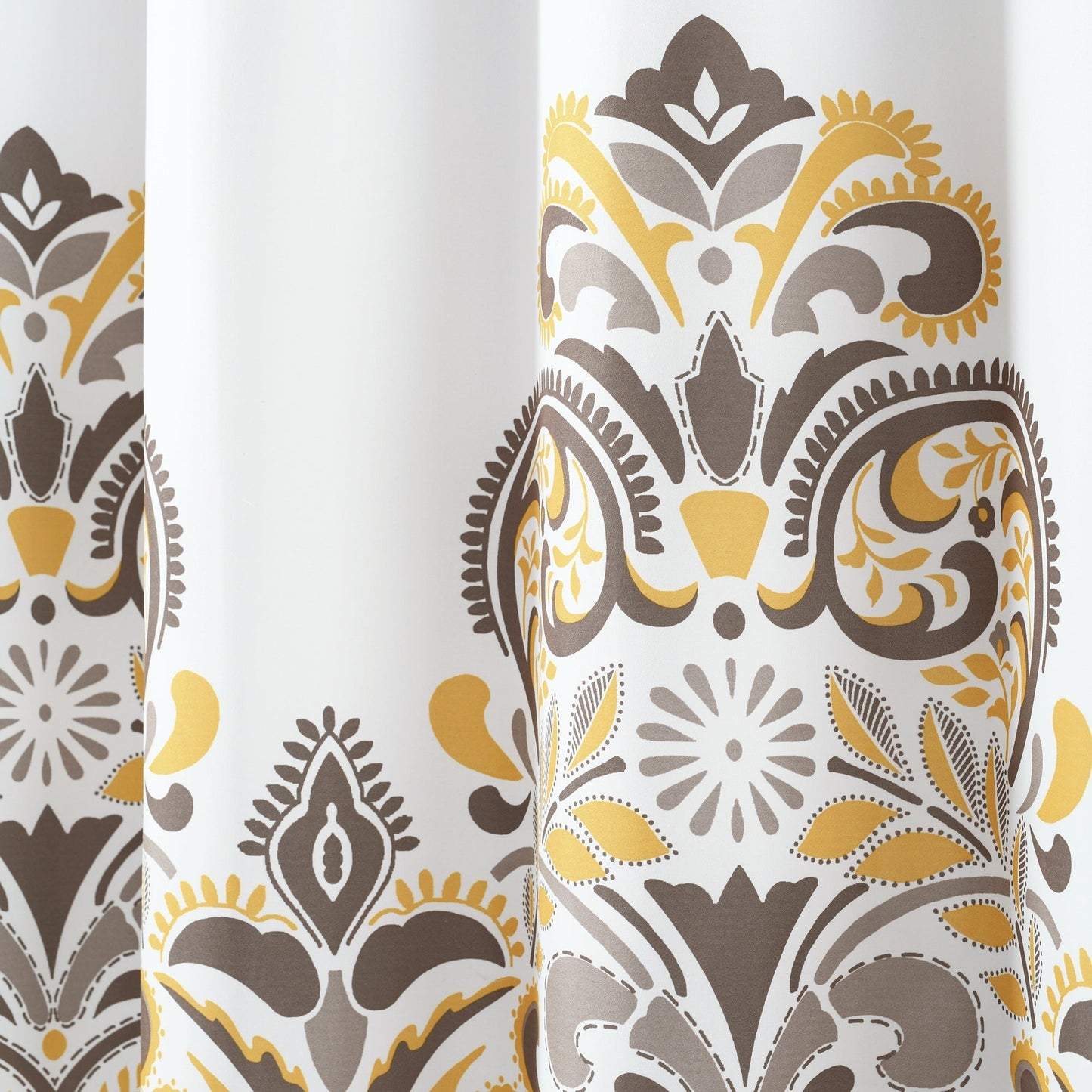 La tenda da doccia in damasco The Curated Nomad Lyon