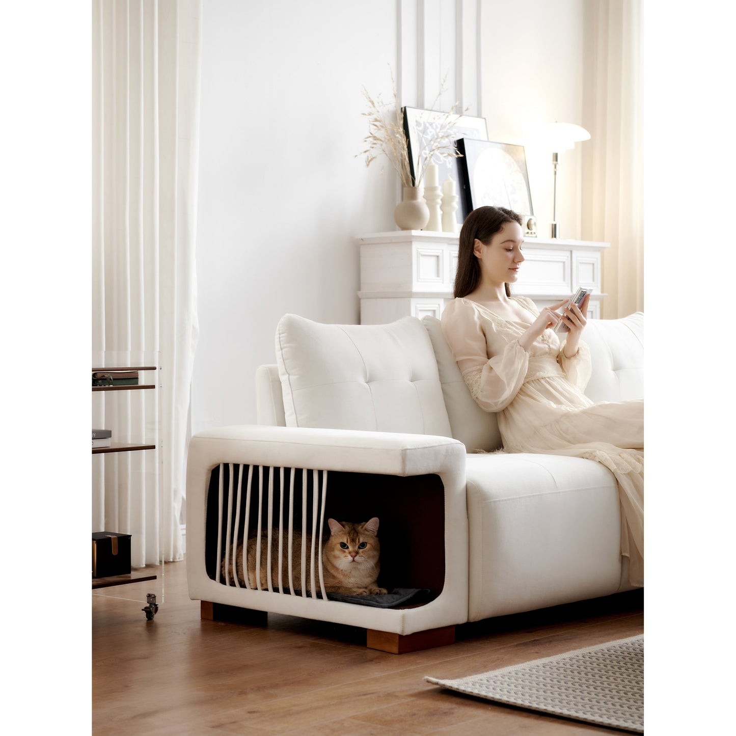 Divano a 3 posti in velluto con tessuto antigraffio per gatti