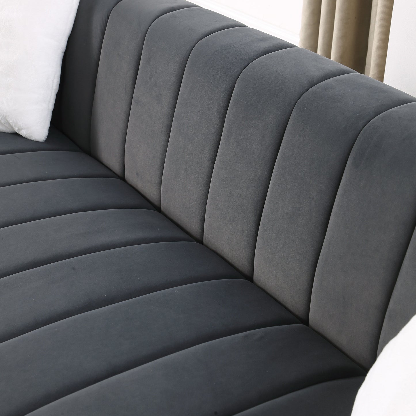 Divano a 3 posti con cuscini e trapuntatura in velluto