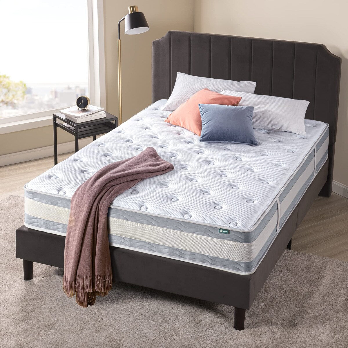 Materasso ibrido trapuntato con supporto e raffreddamento Comfort da 12 pollici, molle insacchettate per l'isolamento del movimento, supporto dei bordi, Queen, bianco