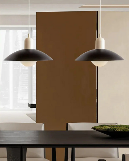 Le Chapeau Éclatant