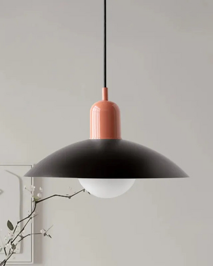 Le Chapeau Éclatant