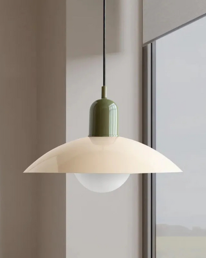 Le Chapeau Éclatant