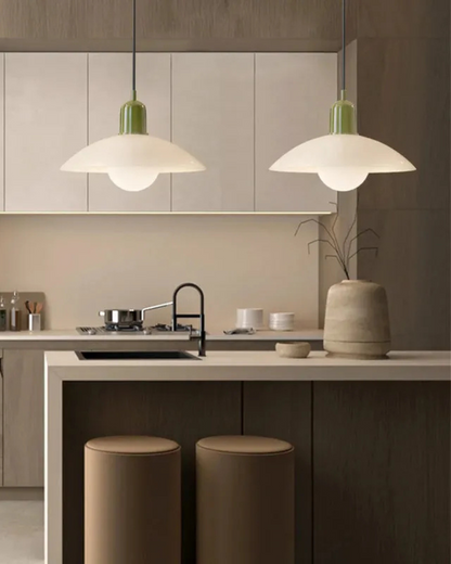 Le Chapeau Éclatant