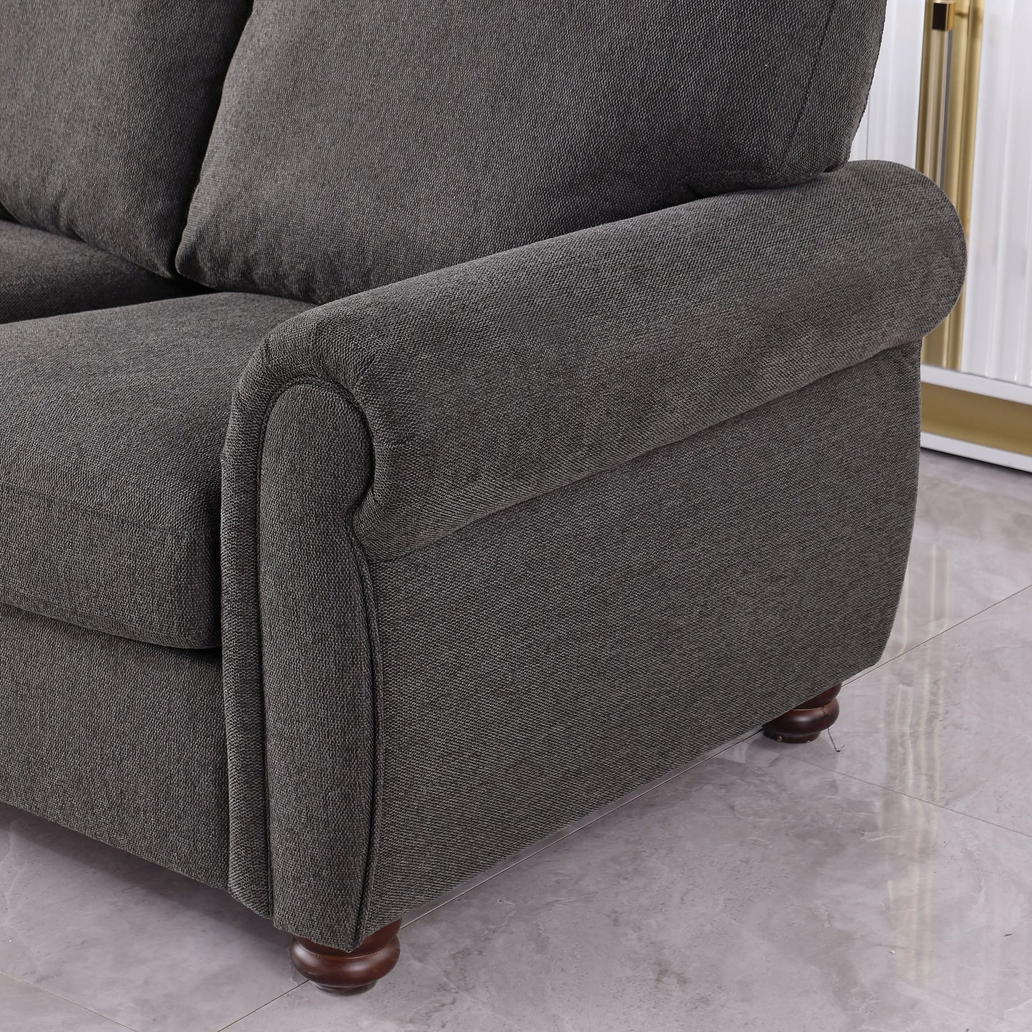 Divano in tessuto ciniglia con struttura in legno