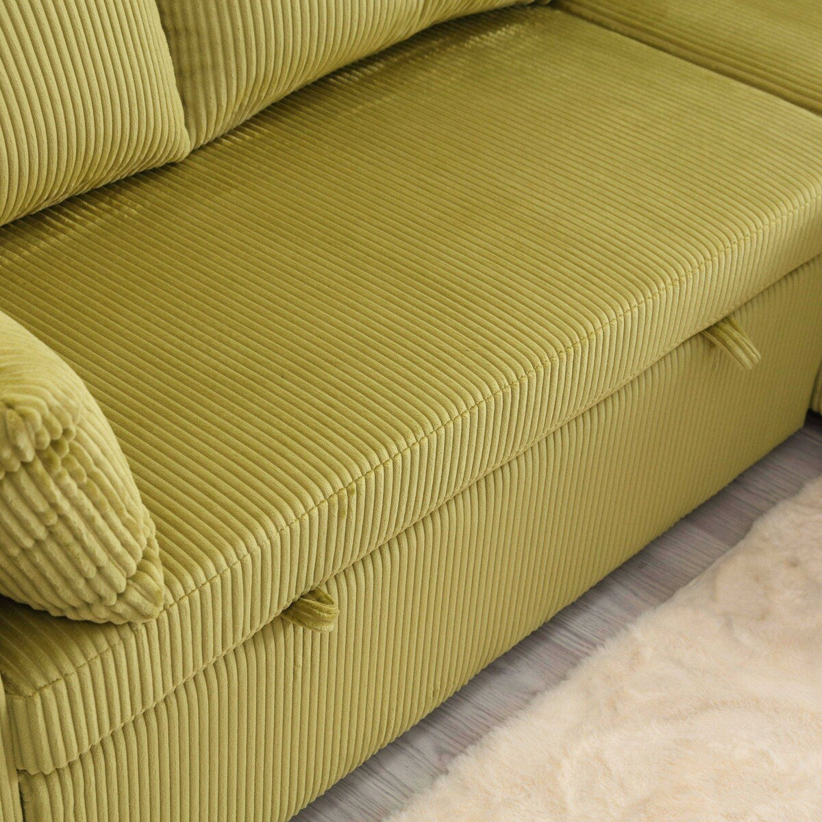 Il divano con seduta contenitore a L si ripiega in una poltrona reclinabile