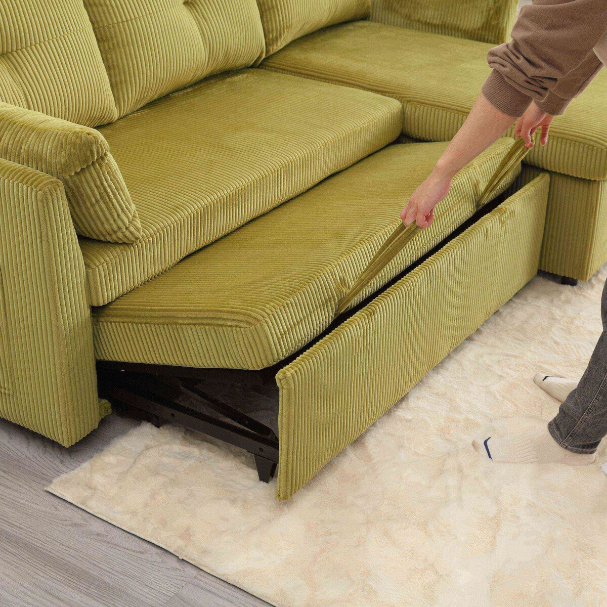 Il divano con seduta contenitore a L si ripiega in una poltrona reclinabile