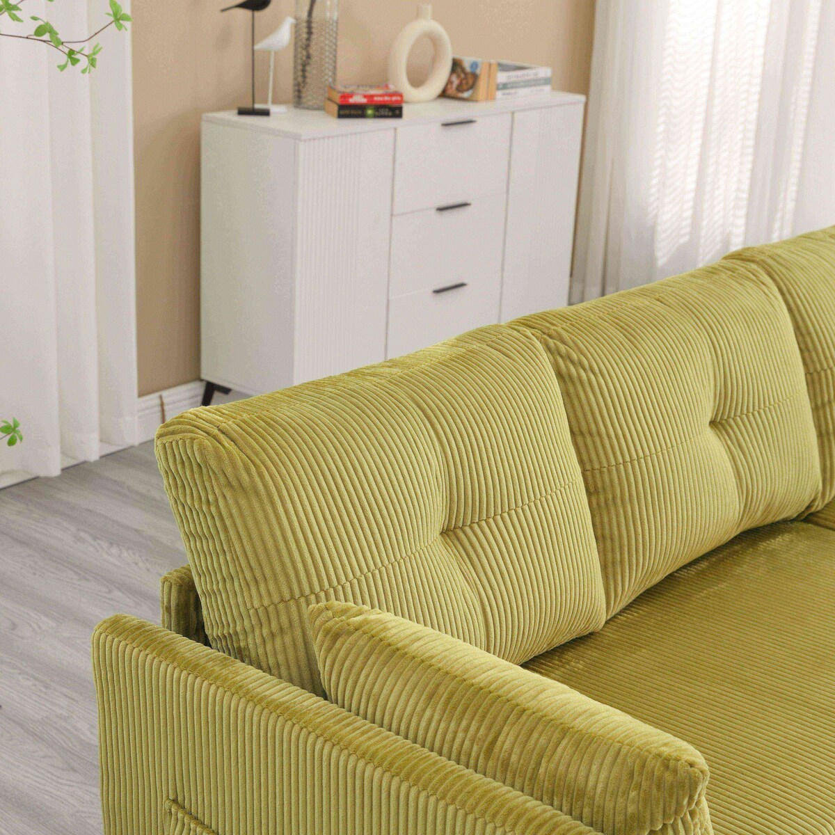 Il divano con seduta contenitore a L si ripiega in una poltrona reclinabile