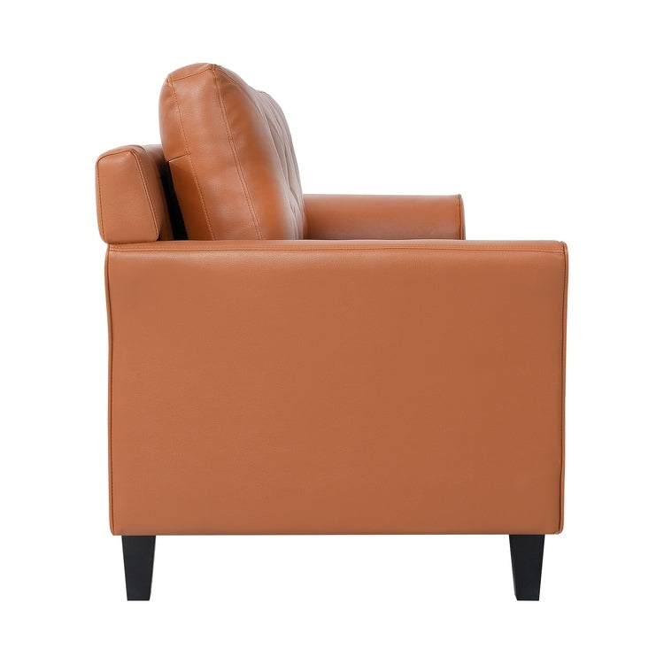 Elegante combinazione di divani: divano Chesterfield con braccioli arrotolati e braccioli svasati trapuntati con bottoni, divano in microfibra per piccoli spazi