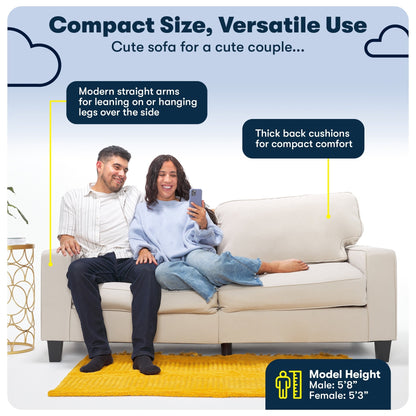 Divano Serta Palisades 73 Track Arm, in poliestere di facile manutenzione, con schienale morbido e cuscini di seduta a molle insacchettate.