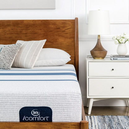 Materasso in memory foam Serta iComfort Blue 100 da 10 pollici per letto singolo