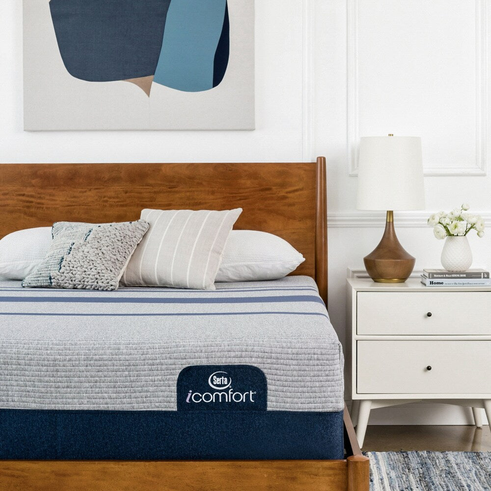 Materasso in memory foam Serta iComfort Blue Max 3000 da 14 pollici e set letto regolabile