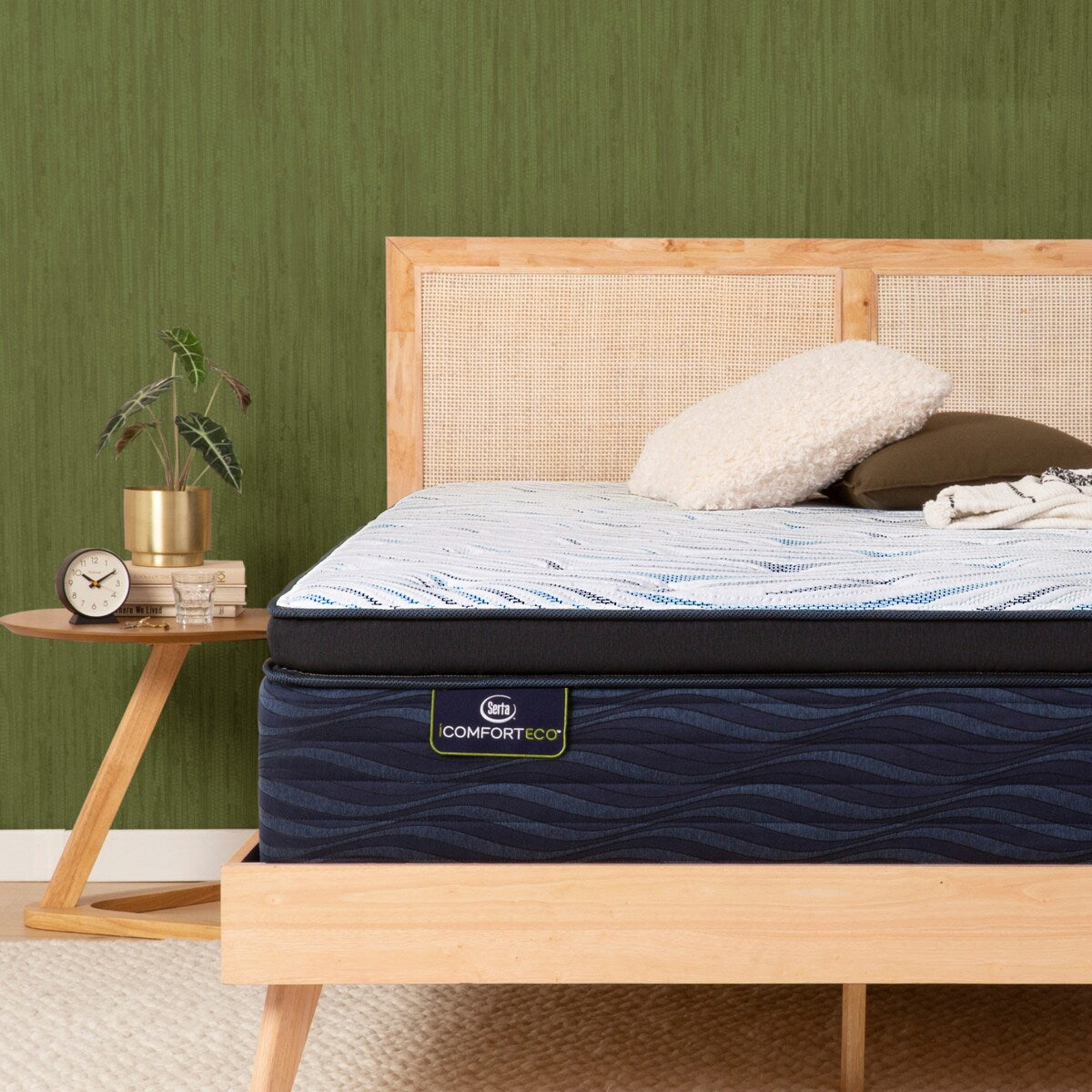 Set di materassi ibridi ultra morbidi Serta iComfortECO Q40HD 16,75