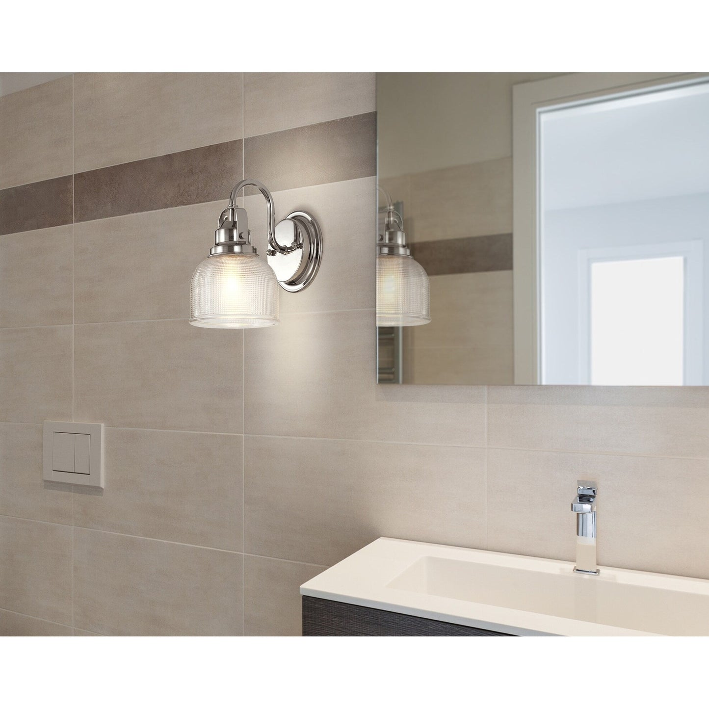 Lampada da toeletta a LED Shirley in metallo/vetro, di JONATHAN Y