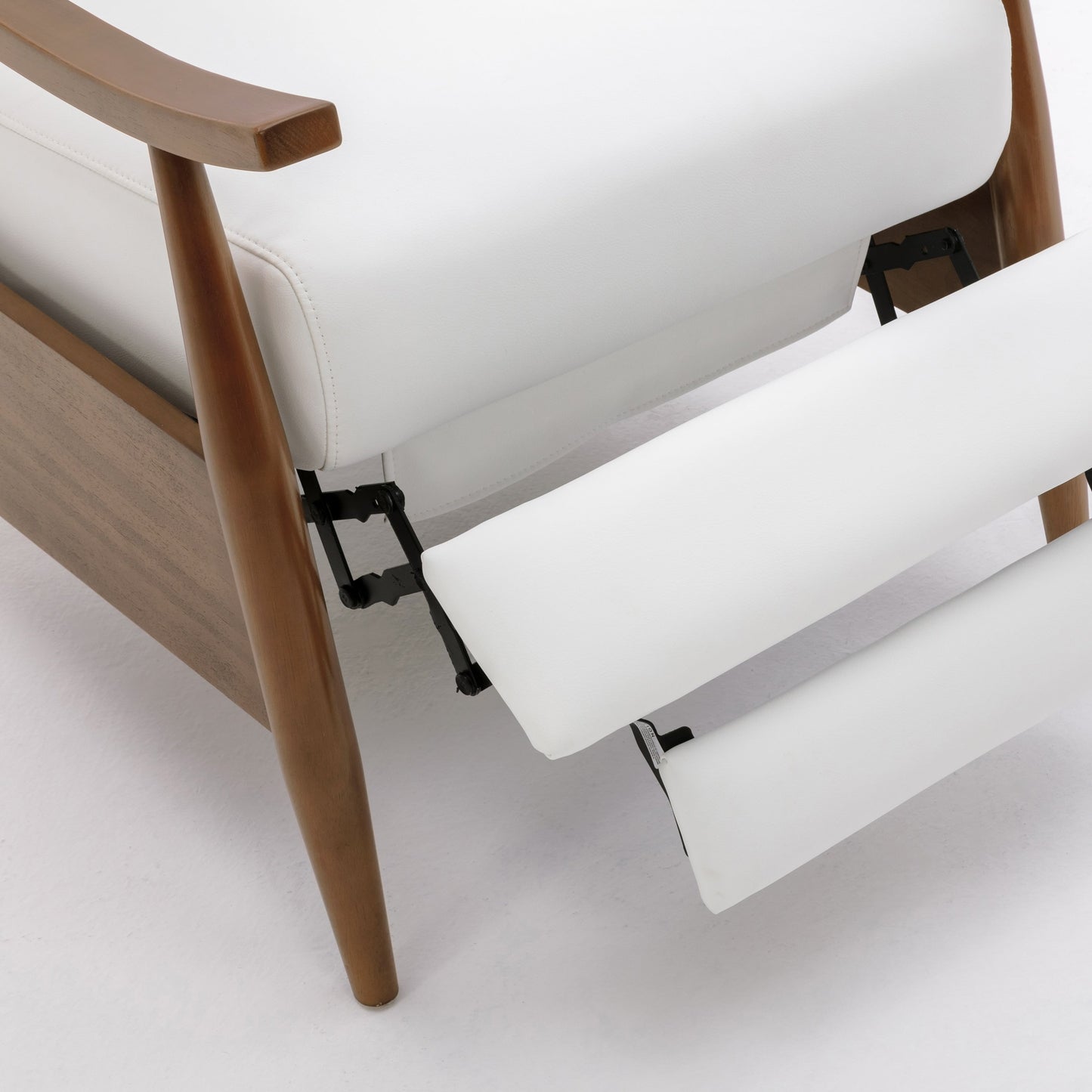 Poltrona reclinabile imbottita in legno con schienale reclinabile Sienna di Greyson Living