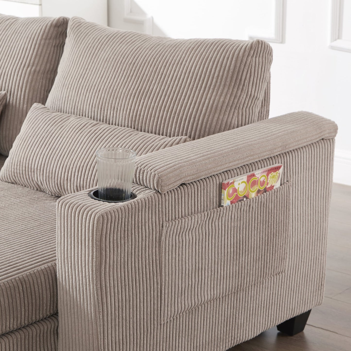 Divano letto in velluto a coste con porte USB