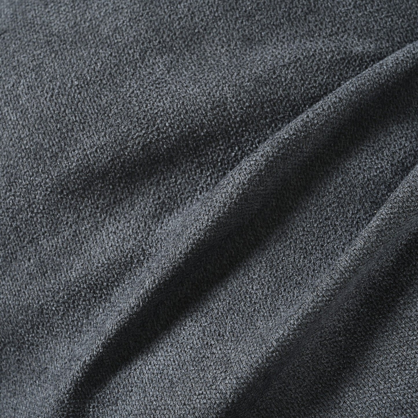 Divano con cuscini di schienale e seduta rimovibili e 2 cuscini