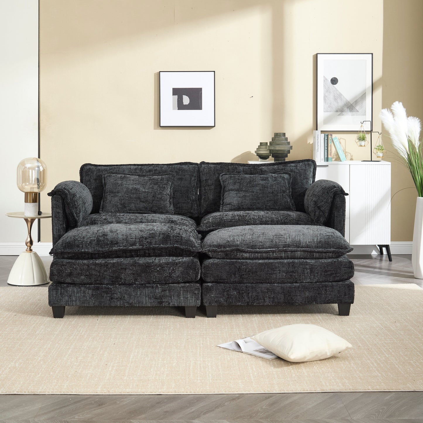 Costruzione solida, la struttura complessiva del divano è stabile, due sgabelli e divano a due posti con tasche laterali