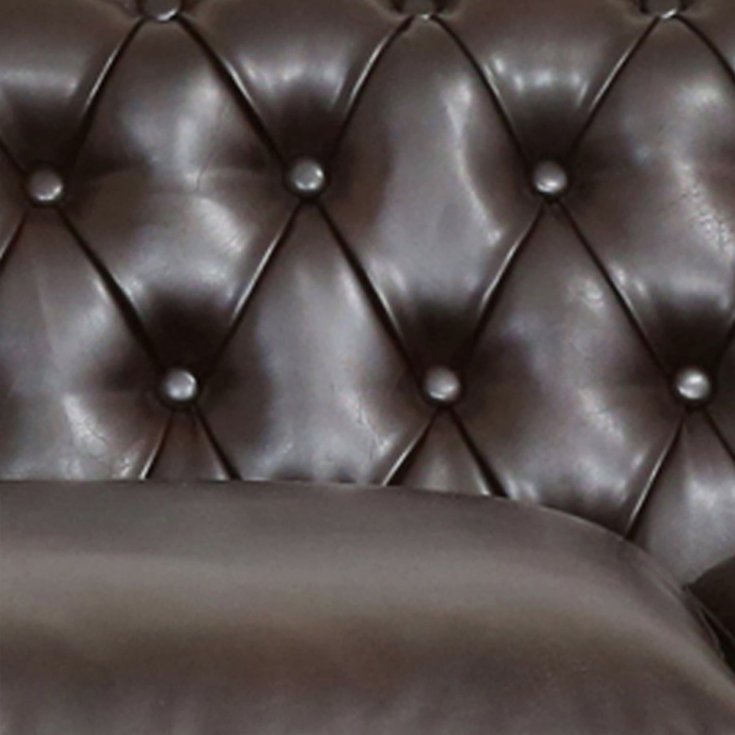 Divano in similpelle trapuntato Somerville Chesterfield con braccioli a volute di Christopher Knight Home
