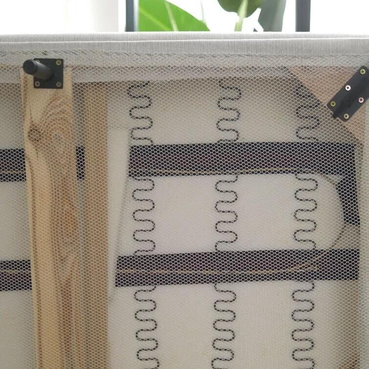 Divano dritto in tessuto con braccioli quadrati color beige