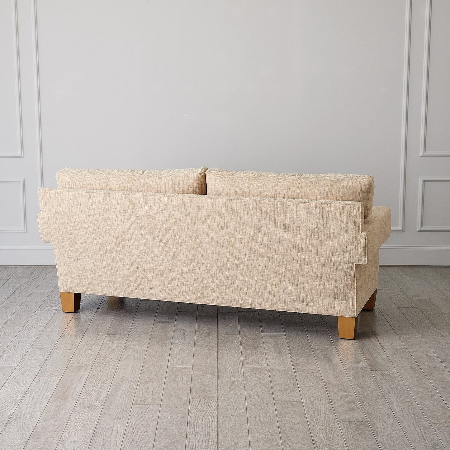 Divano con braccioli quadrati