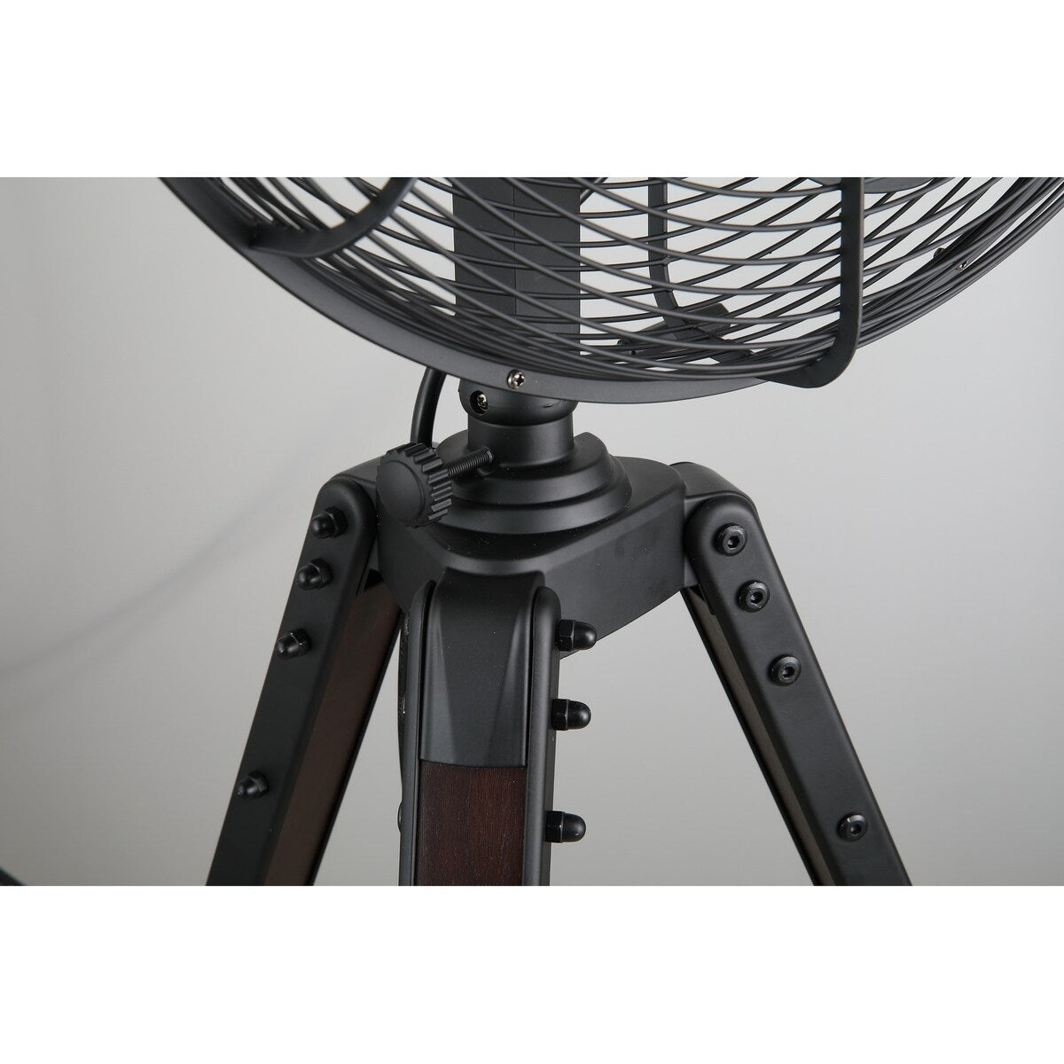 Ventilatore a piantana Star Fans Star Treppiede da 16 pollici con gambe in legno