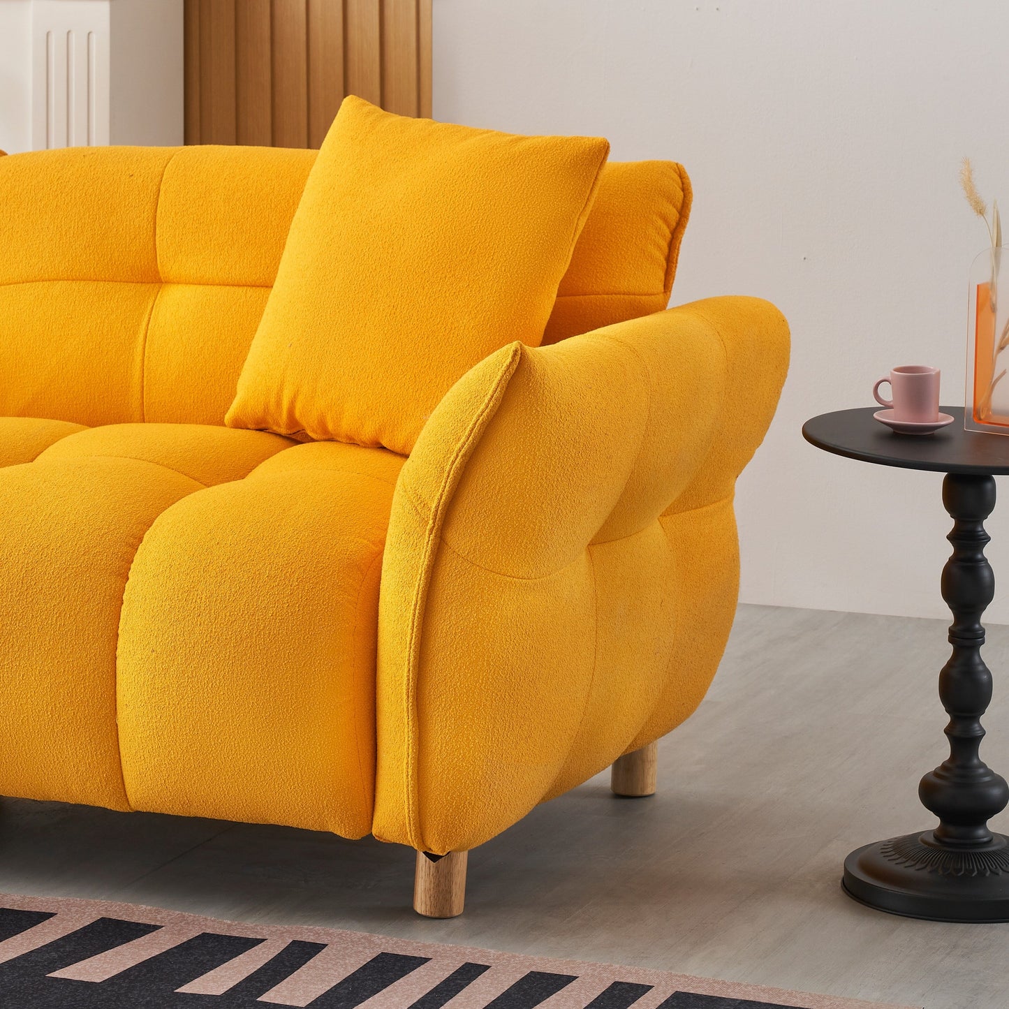 Divano imbottito Teddy a 3 posti con cuscini coordinati