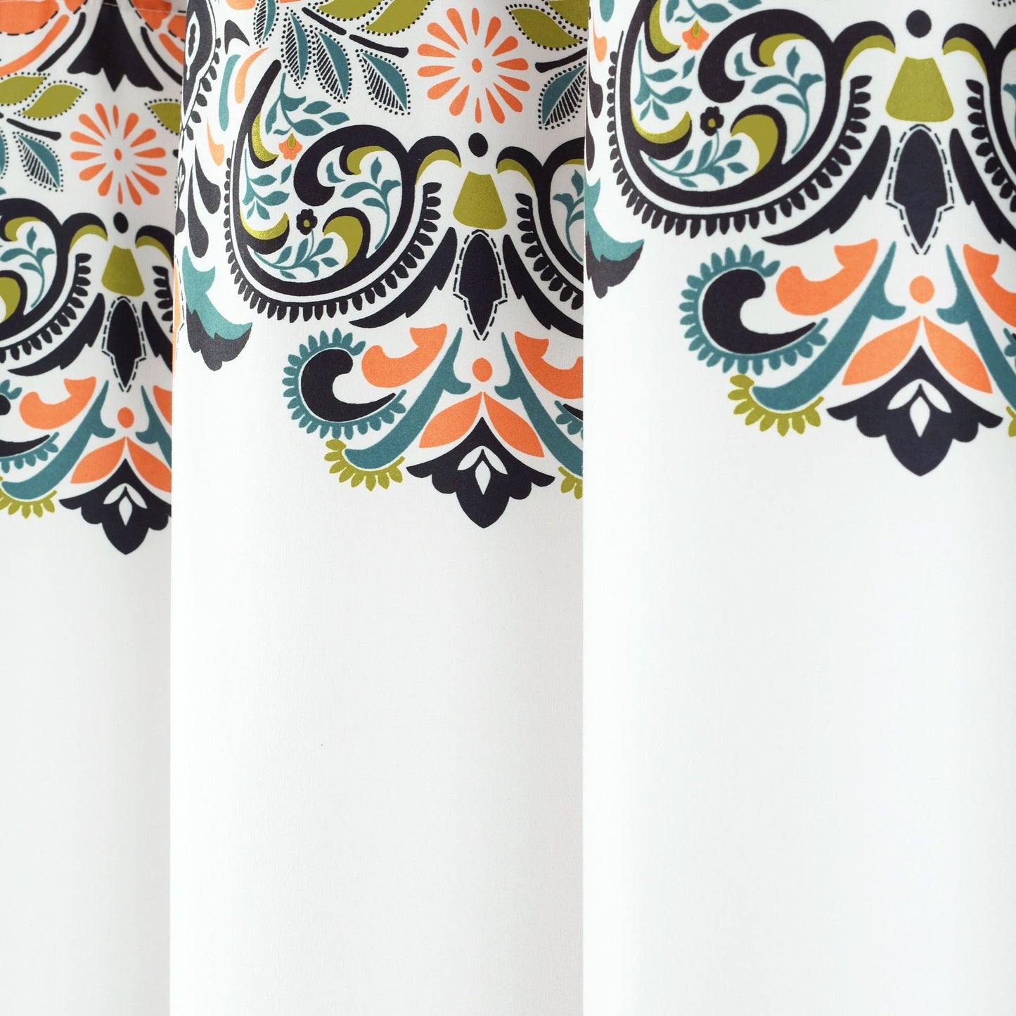 La tenda da doccia in damasco The Curated Nomad Lyon