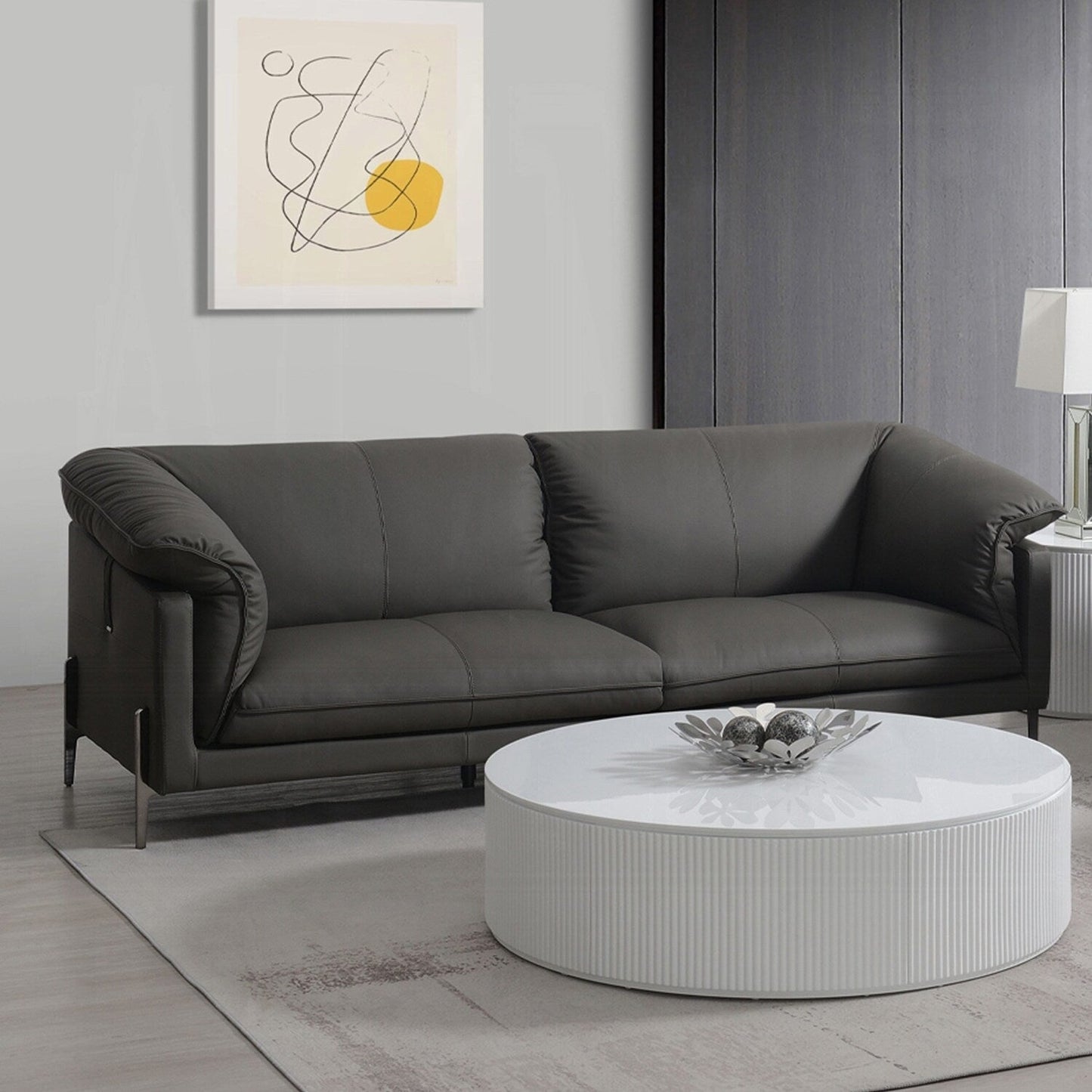 Divano rivestito in pelle pieno fiore con gambe in metallo, colore nero