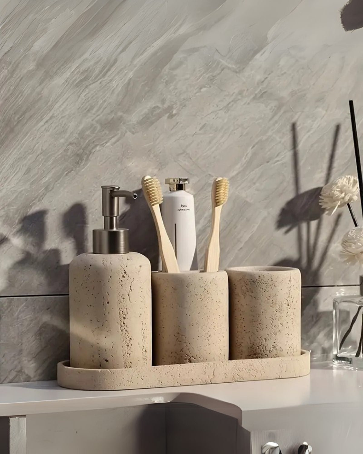 Distributore di sapone in travertino