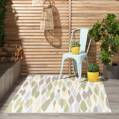 Tappeto Waverly Sun N' Shade moderno astratto per interni ed esterni