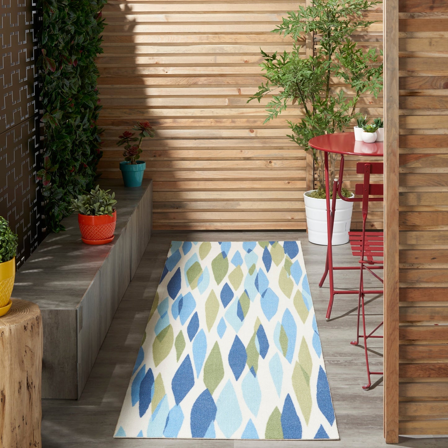 Tappeto Waverly Sun N' Shade moderno astratto per interni ed esterni