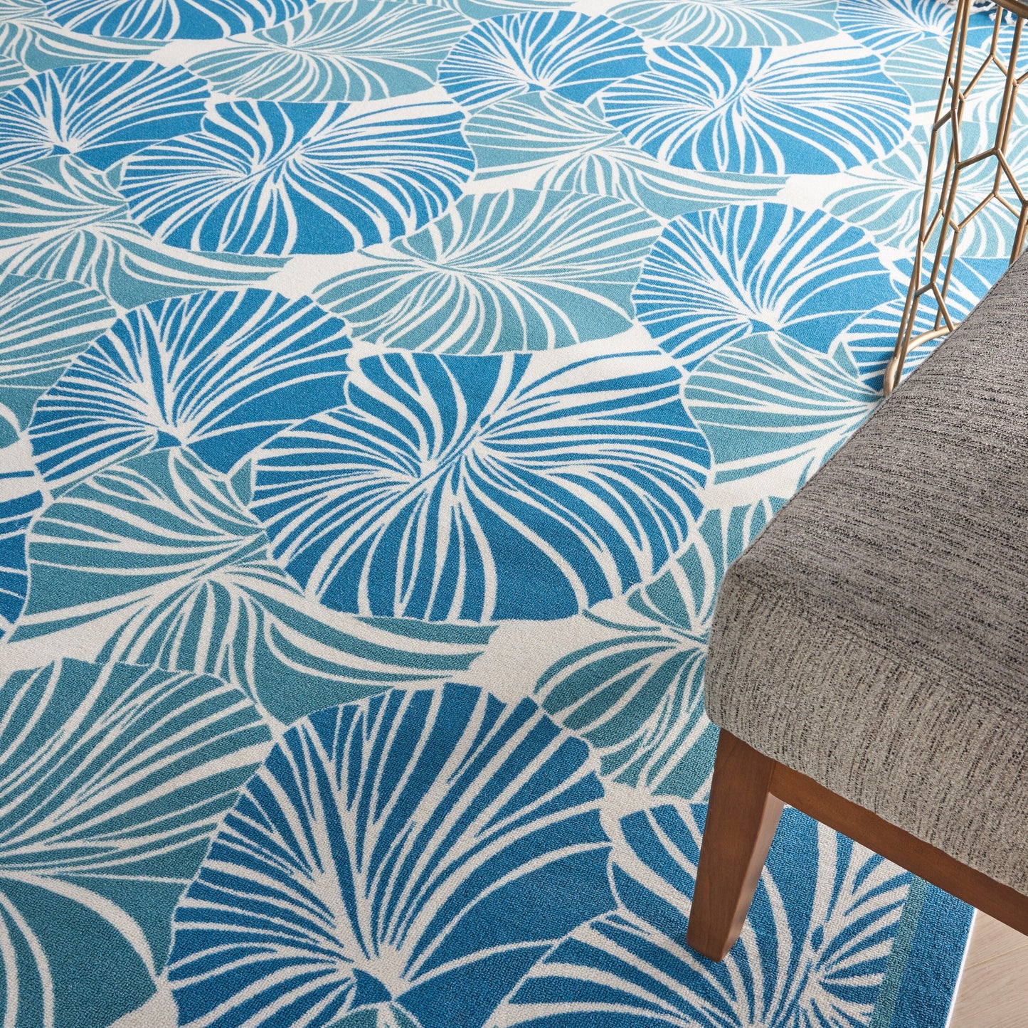 Tappeto moderno Waverly Sun N' Shade per interni/esterni con motivo botanico