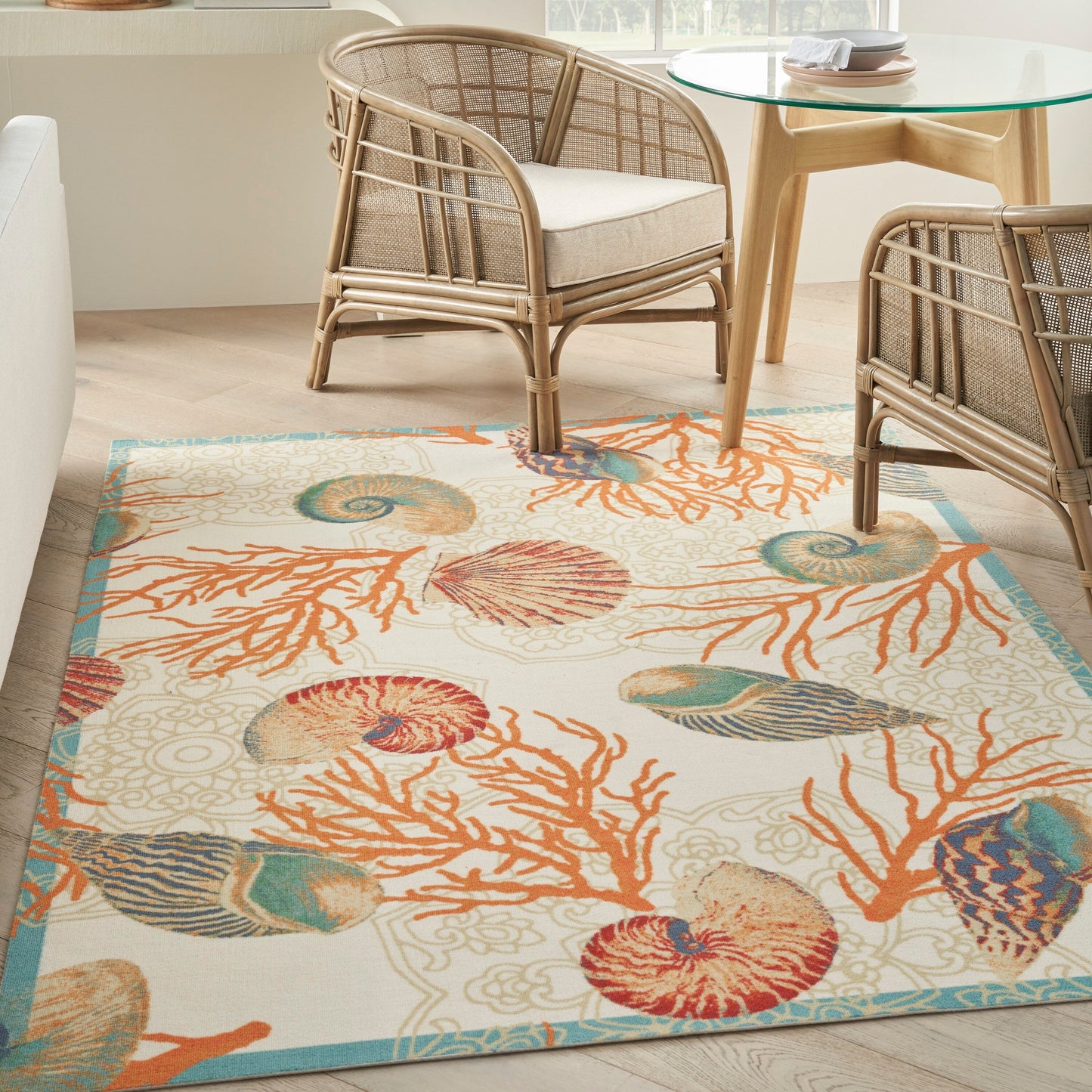 Tappeto per interni ed esterni Waverly Sun &amp; Shade Shore Thing Tropical Sea Shell Floral