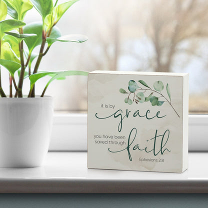 Cartello decorativo in legno con messaggio di Grace Saved Through Faith, 3,75 pollici quadrati, prodotto negli Stati Uniti - Multi-38