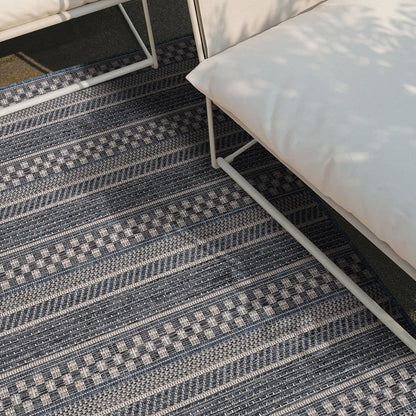 Tappeto per interni/esterni con strisce geometriche bohémien della World Rug Gallery