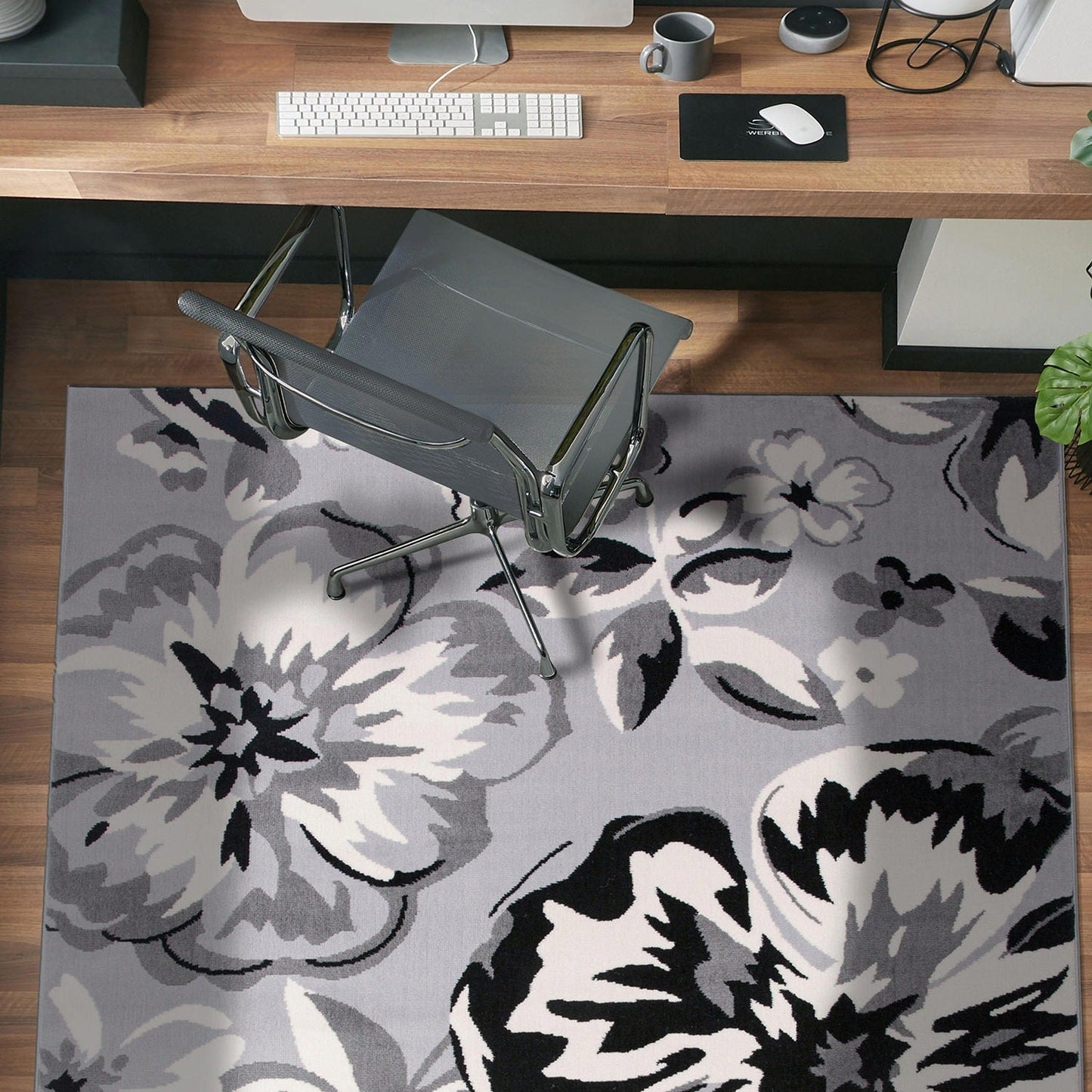 Tappeto moderno con motivo floreale della World Rug Gallery