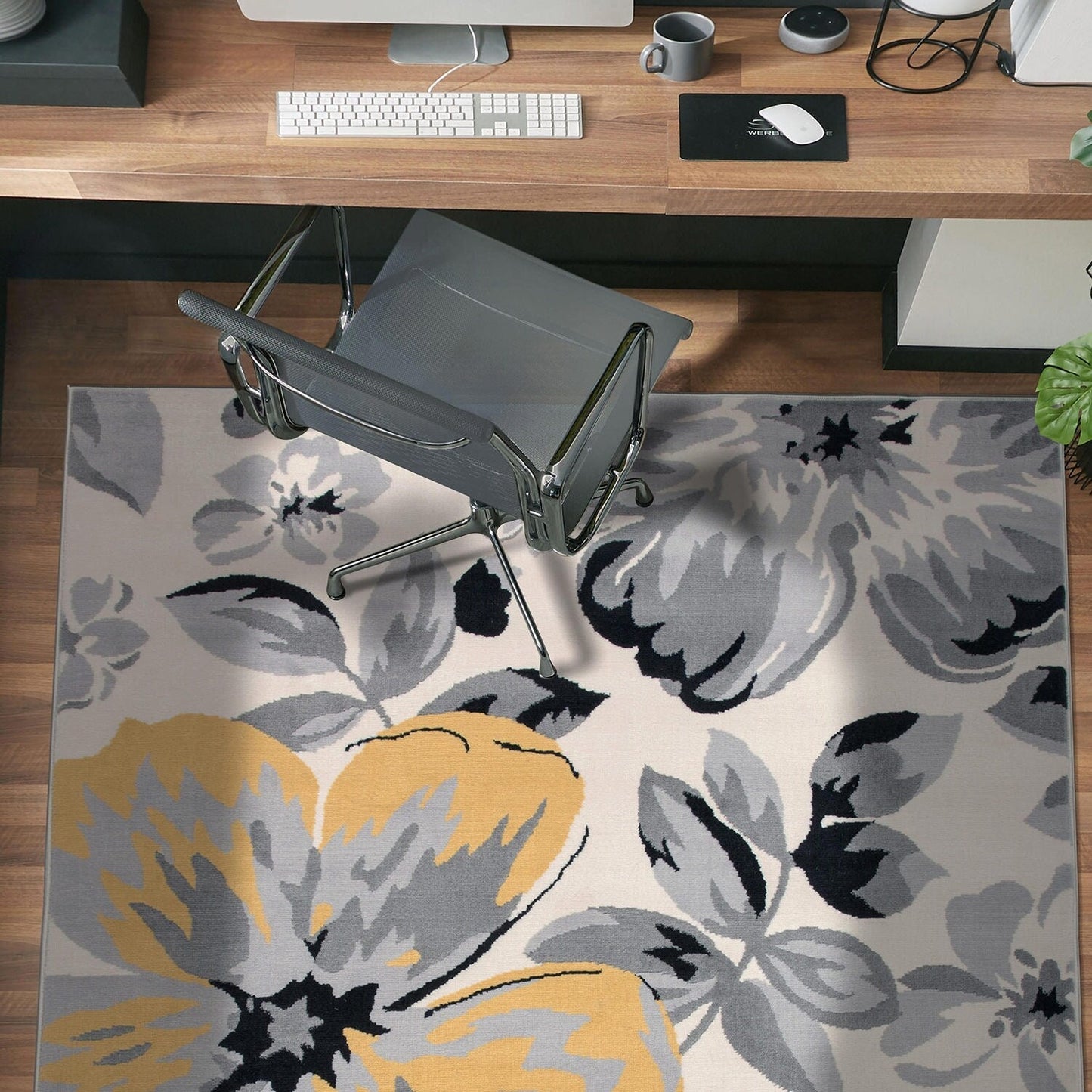 Tappeto moderno con motivo floreale della World Rug Gallery