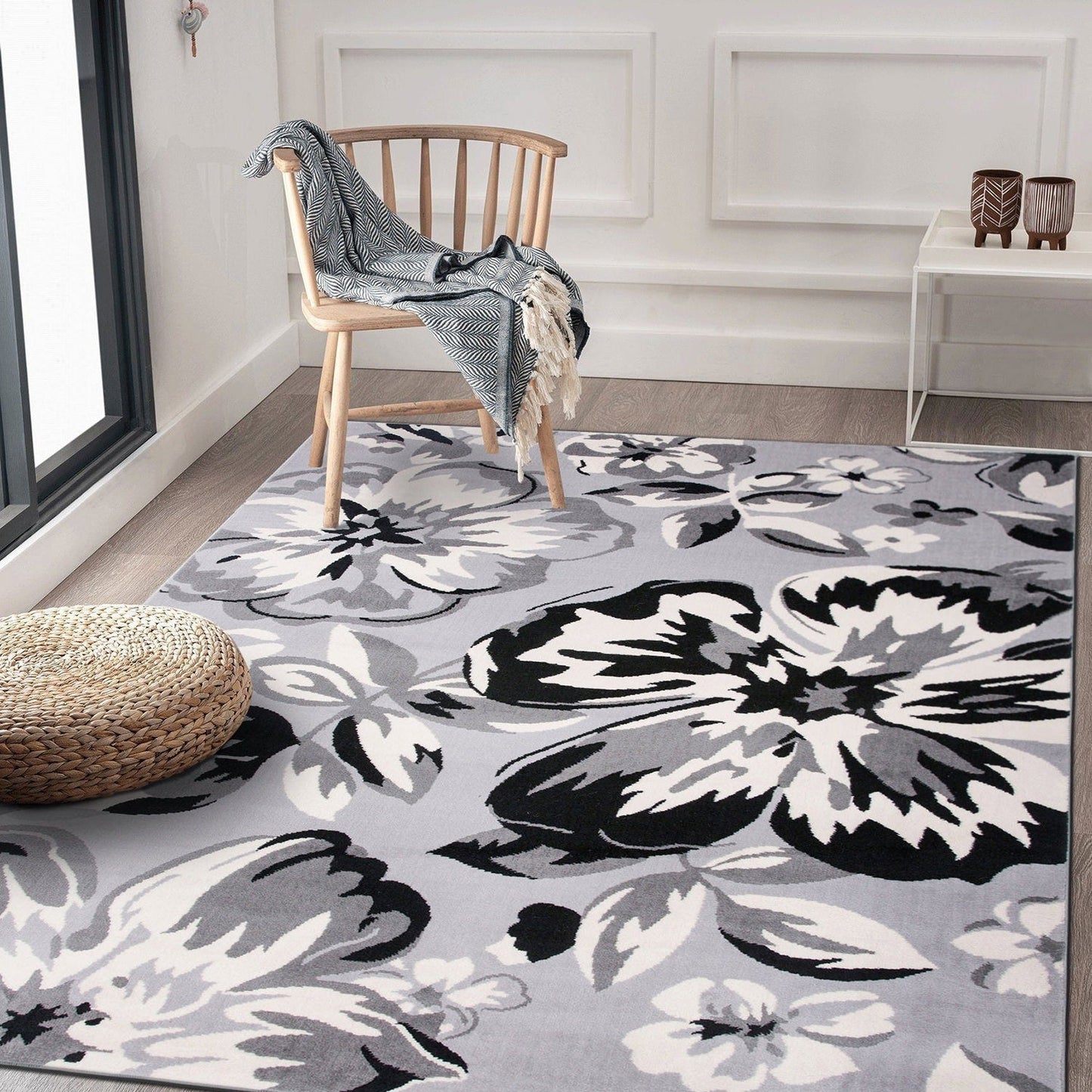 Tappeto moderno con motivo floreale della World Rug Gallery