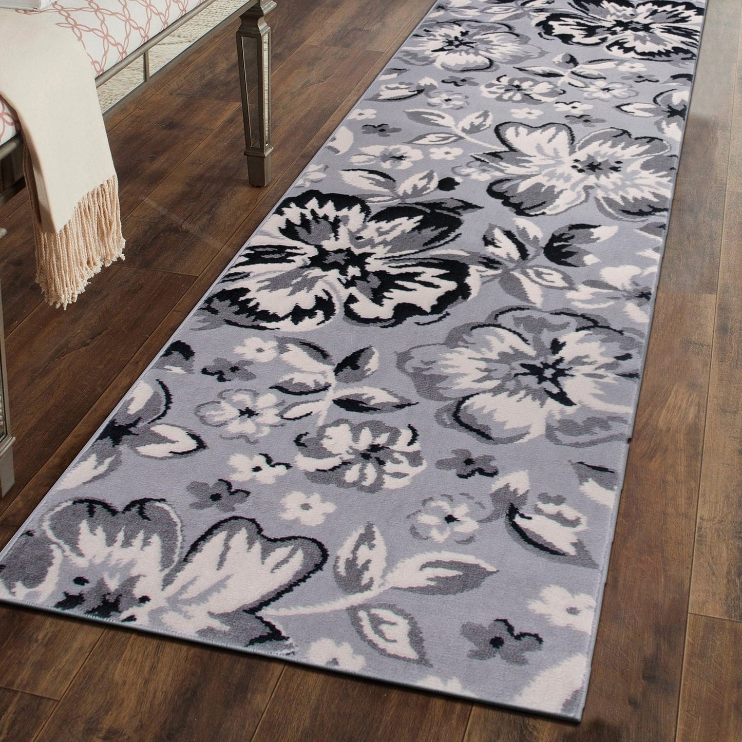 Tappeto moderno con motivo floreale della World Rug Gallery