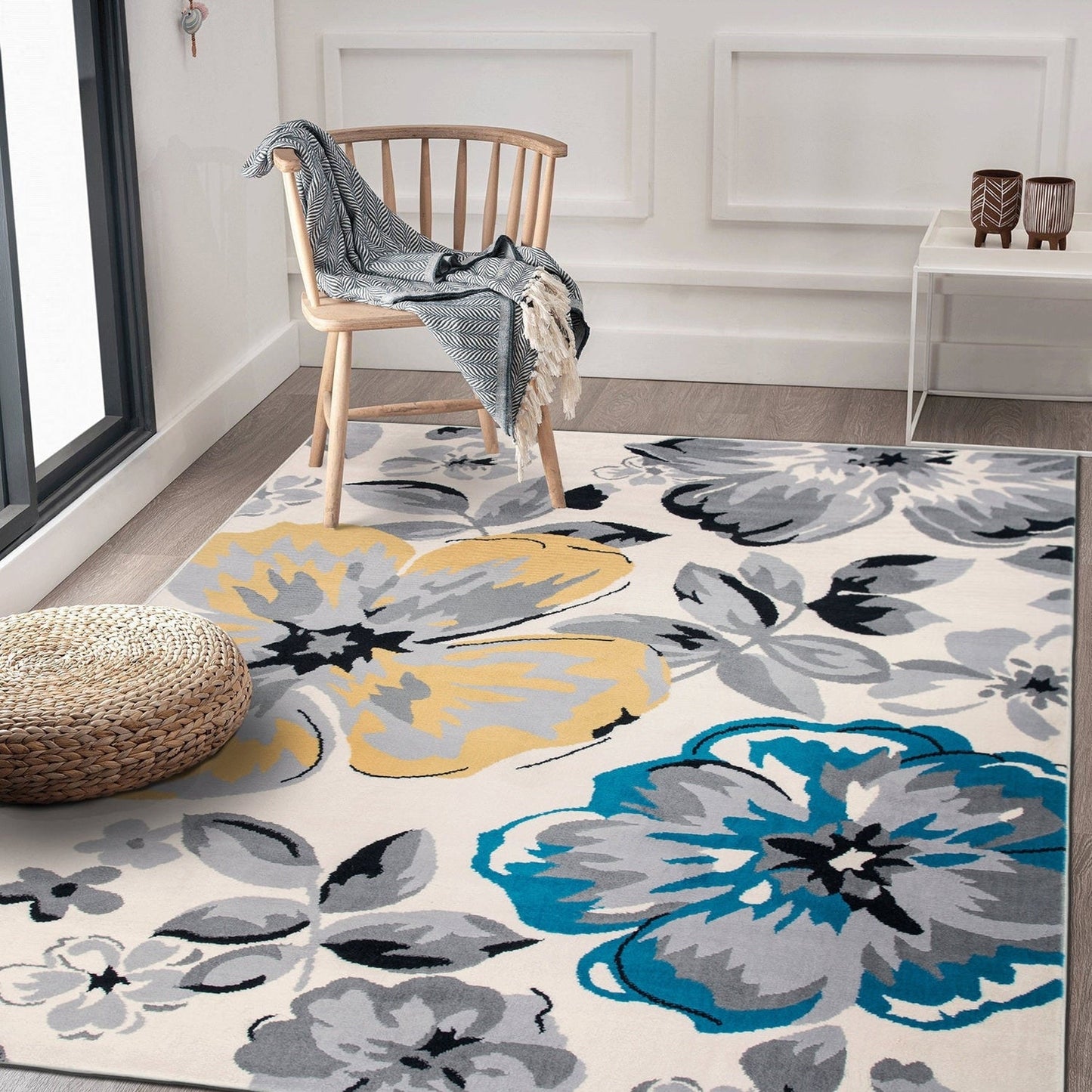 Tappeto moderno con motivo floreale della World Rug Gallery
