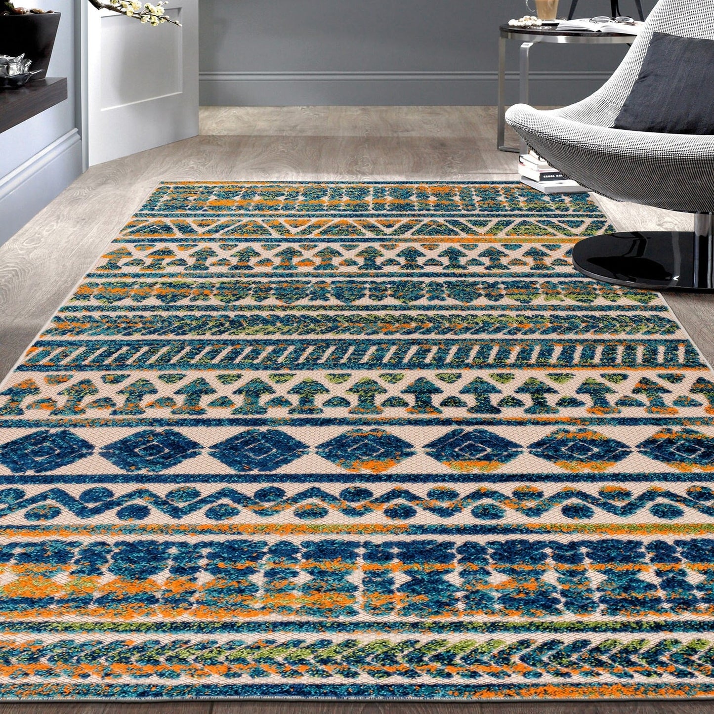 Tappeto per interni/esterni con strisce moderne e motivi geometrici sbiaditi della World Rug Gallery