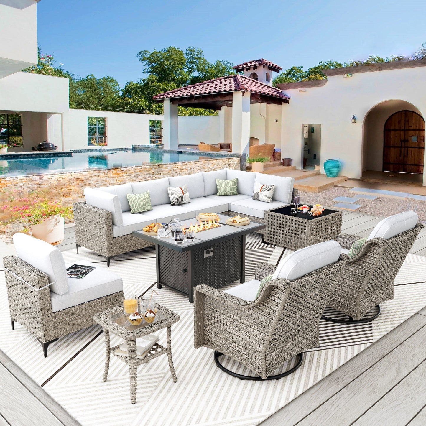 Set di mobili da giardino in rattan e vimini XIZZI da 11 pezzi con tavolo con braciere