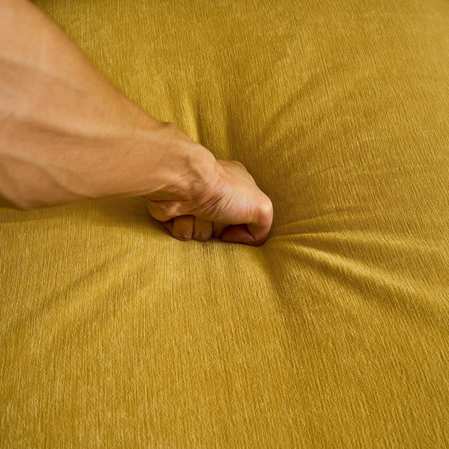 Divano componibile a 3 posti in velluto a L giallo da 83'' con gambe in metallo