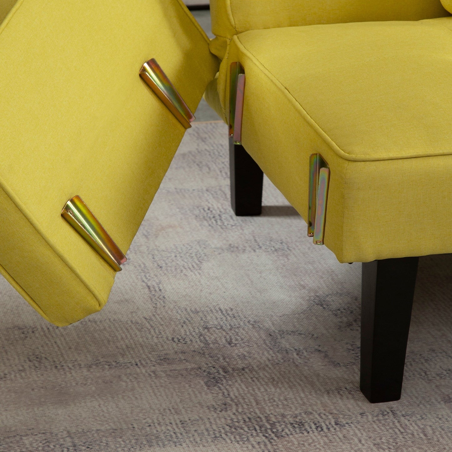 Divano letto futon convertibile giallo a 3 posti con gambe in legno