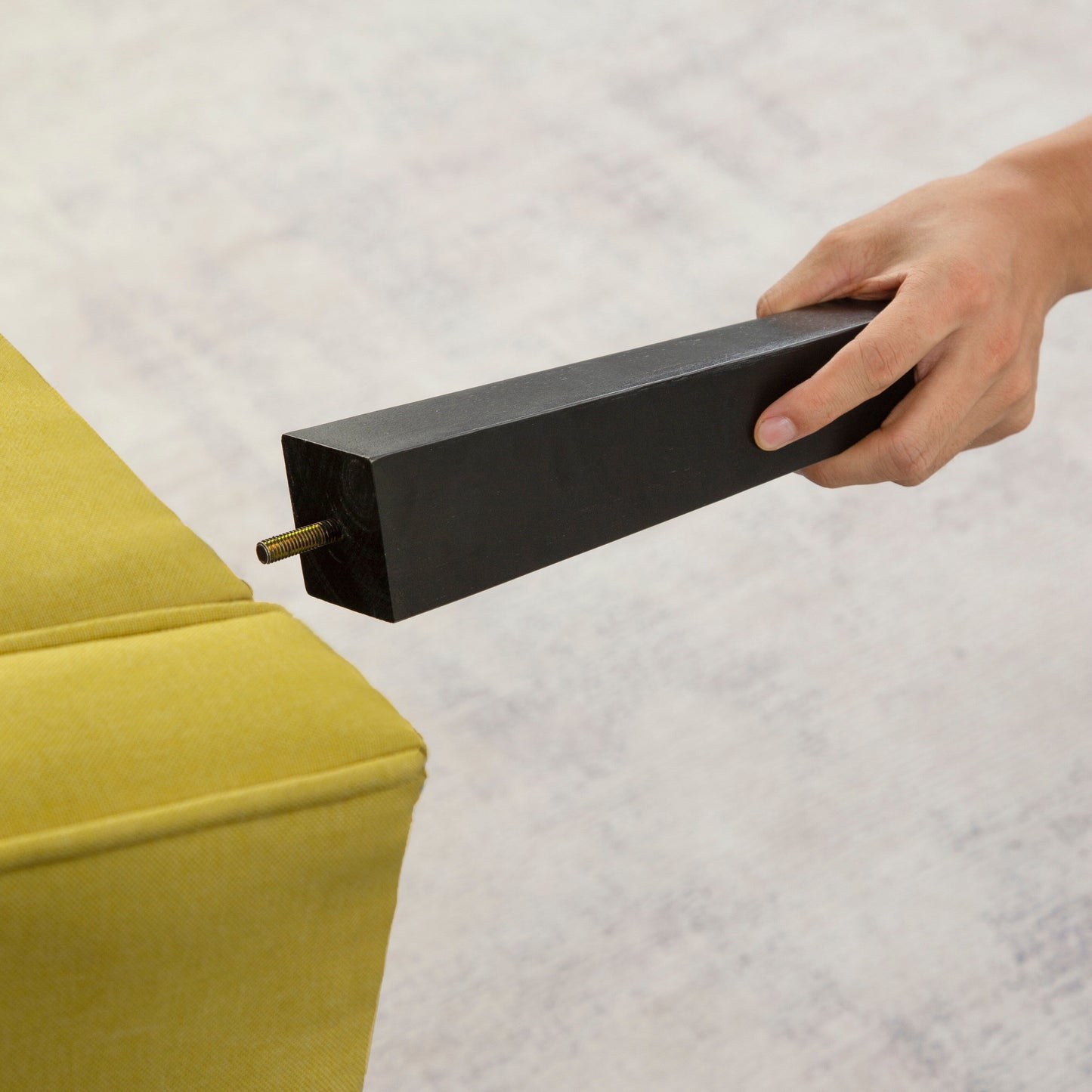 Divano letto futon convertibile giallo a 3 posti con gambe in legno